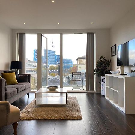 Blissful One Bed Near The River Saint Saint Kew Exteriör bild