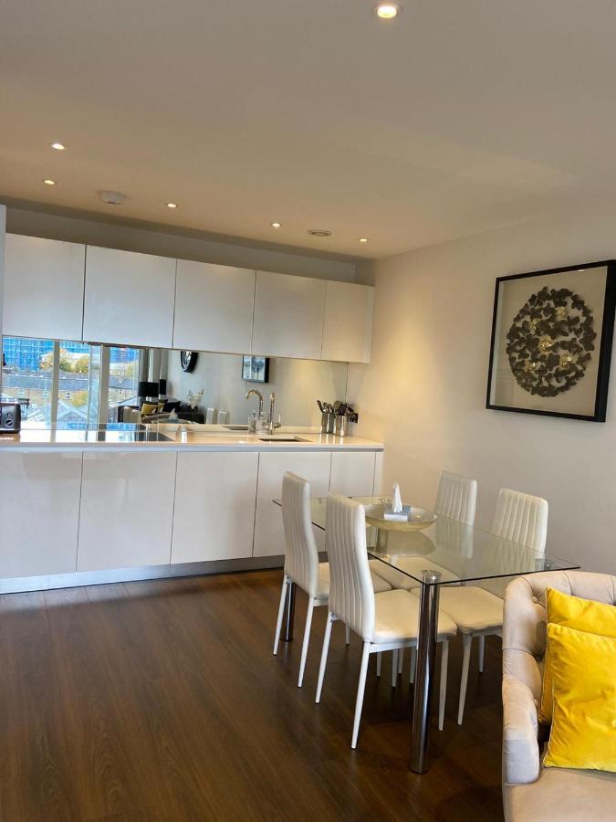 Blissful One Bed Near The River Saint Saint Kew Exteriör bild