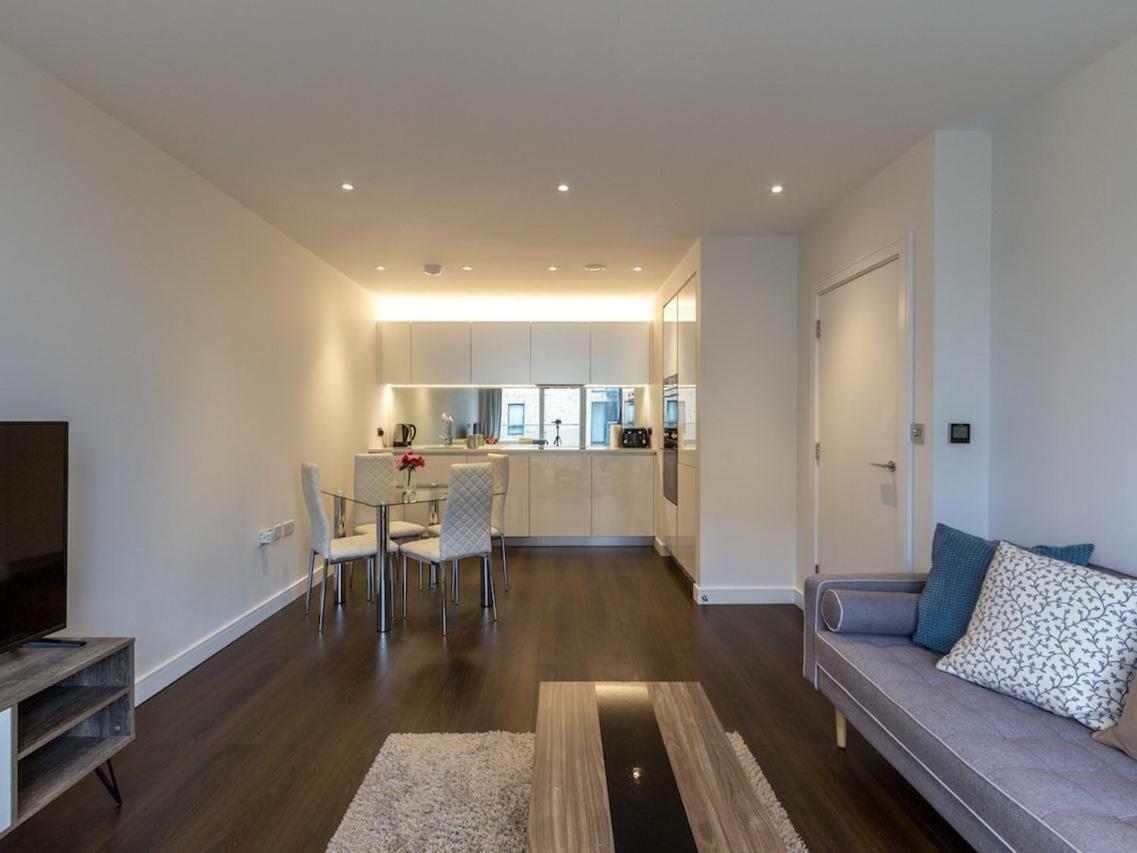 Blissful One Bed Near The River Saint Saint Kew Exteriör bild